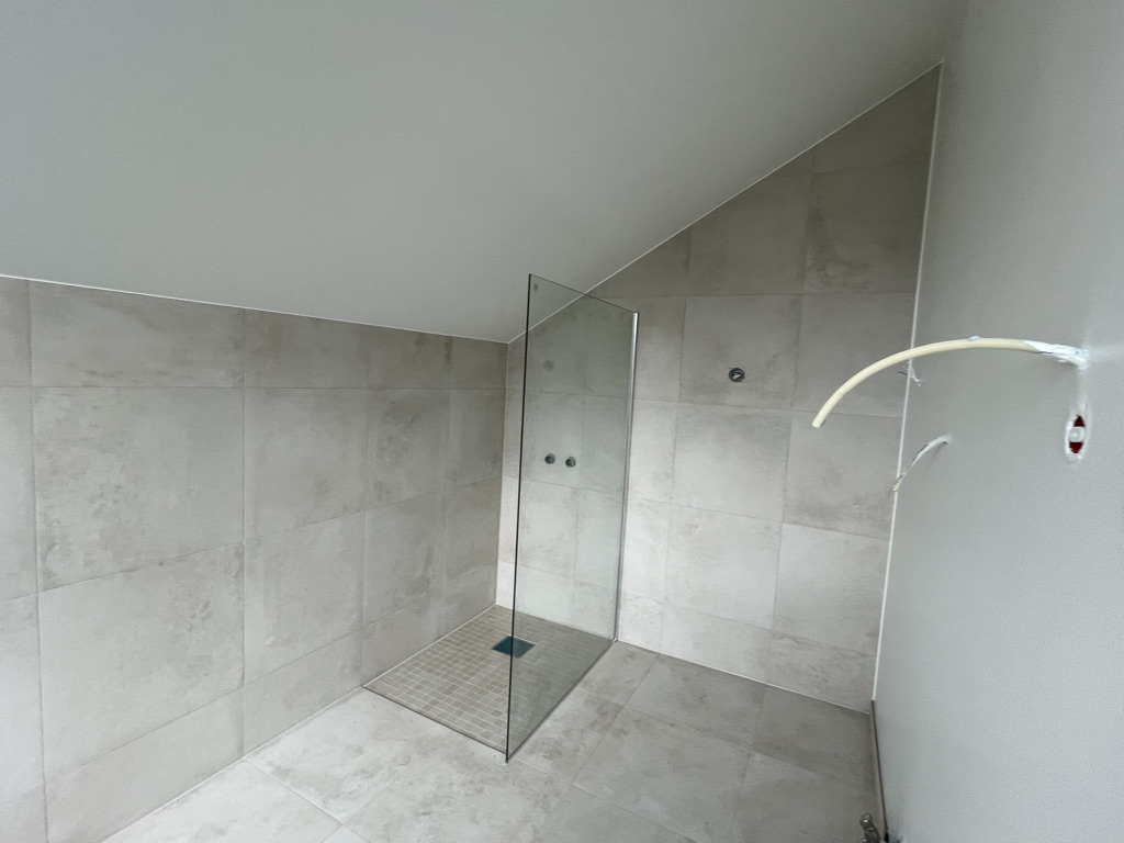 37739db5 4094 4595 bd8b 74859f007bb9 1 105 c