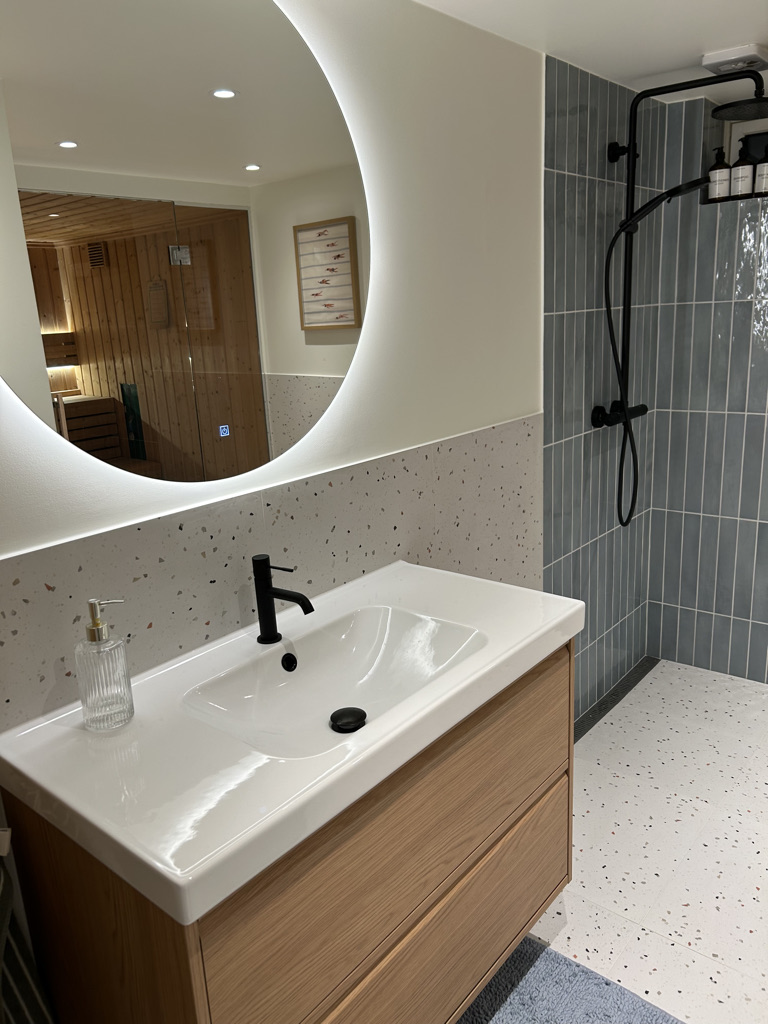 3c4dfe92 e121 4281 8da9 572db3cb40b5 1 105 c