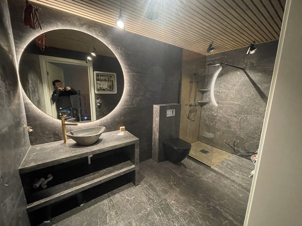 6cbaddfb 8fce 40b9 9e8b b74280c0985a 1 105 c