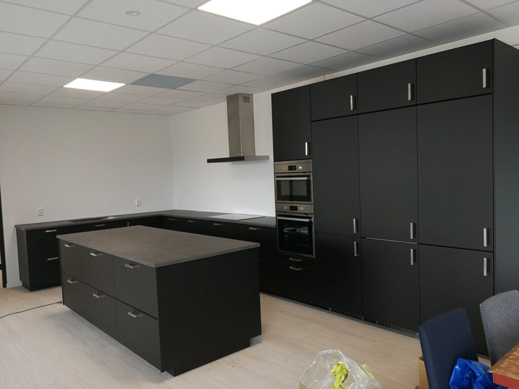 81274974 505905746711676 1694231454285824 n