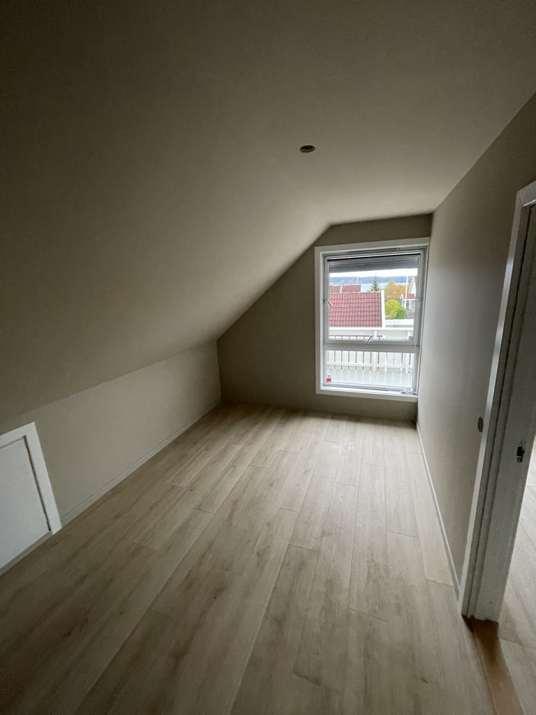 92258359 d271 4f51 8436 0582eacdda53 1 105 c